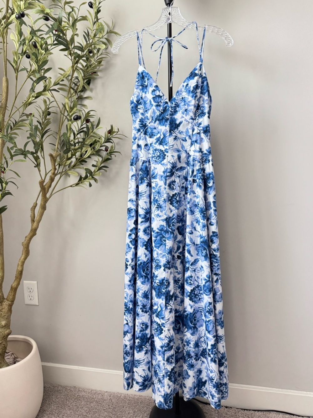 Abercrombie & Fitch Strappy Plunge Corset Maxi Dress - Picture 2 of 10